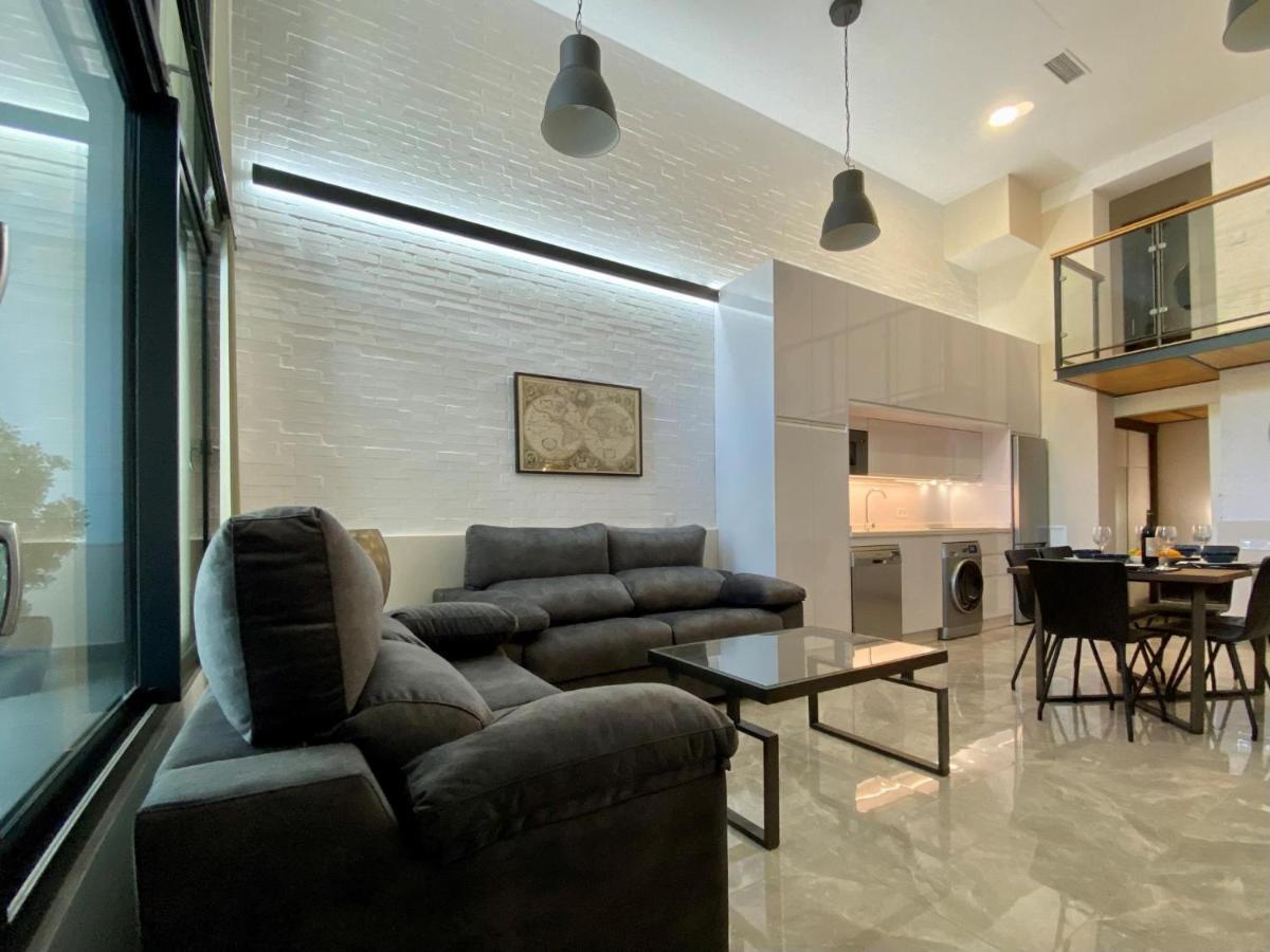 Tr3 Aparcamiento Incluido Familias Loft Almirante * Sevilla
