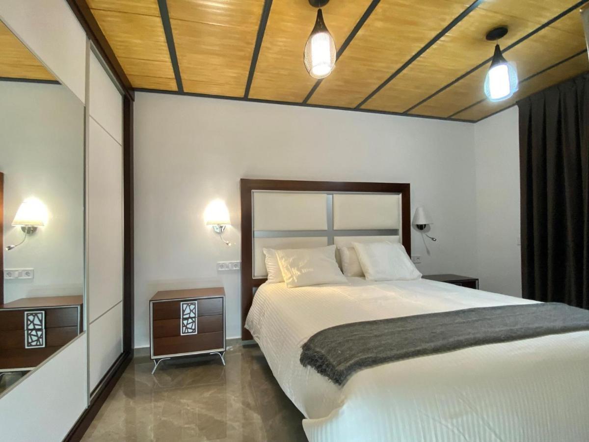 Apartamento Tr3 Aparcamiento Incluido Familias Loft Almirante Sevilla